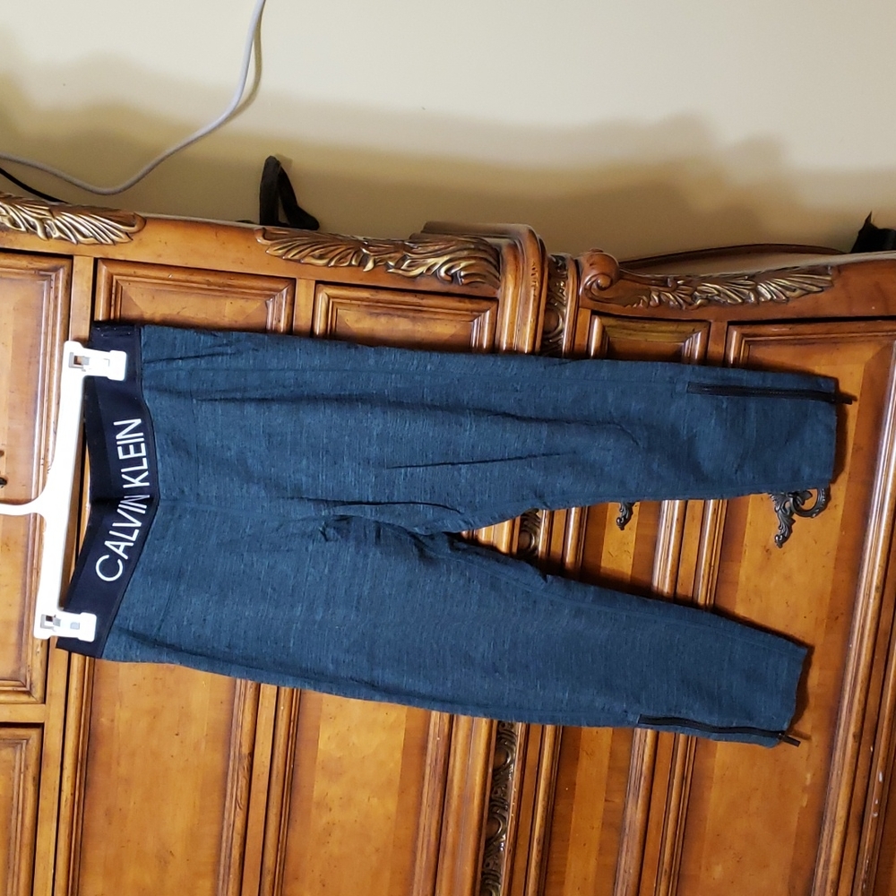 CALVIN Klein Workout leggings  size large   green wore a few times